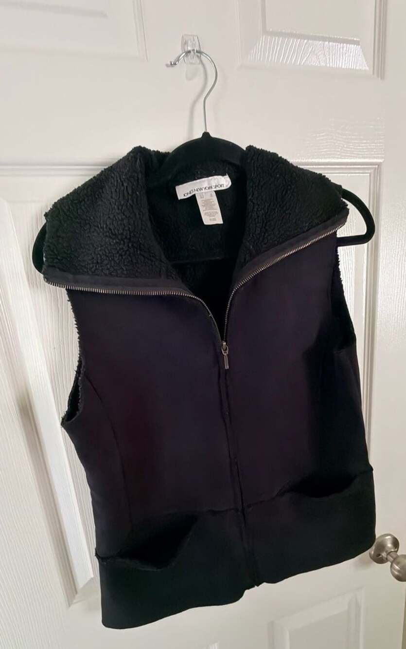 Jones New York Sport Vest Size S Black Faux Suede Sherpa Lined Full Zip